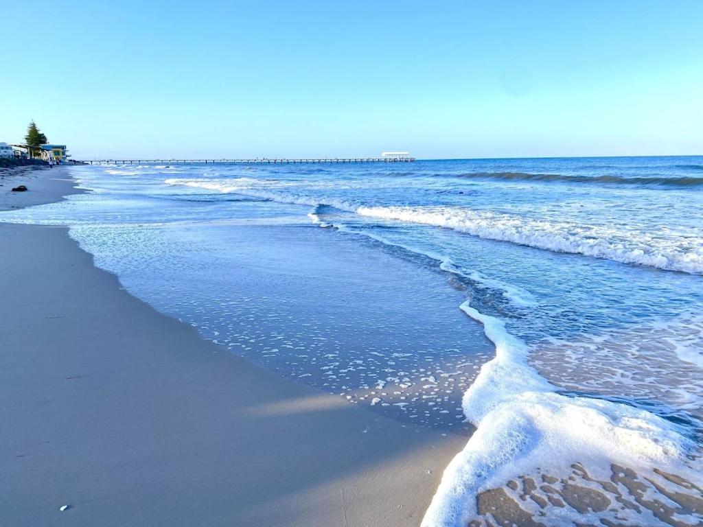 Kerrigan'S On Seaview- One Minute Walk To Beach - Not Beachfront Henley Beach South Экстерьер фото